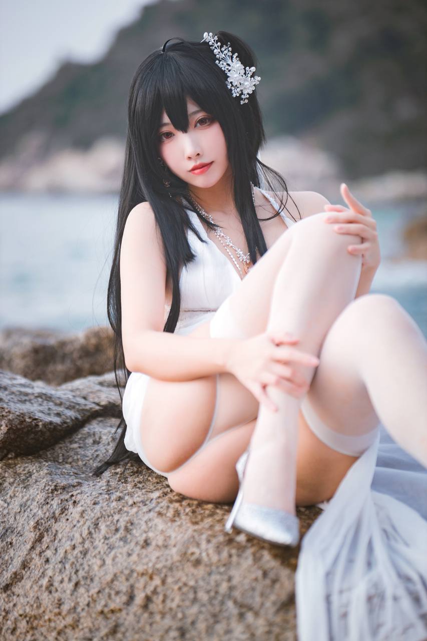#宮本桜 #宫本桜 – 碧蓝航线 大凤 [32P 397Mb] 标签🏷️#Cosplay #肉腿 #爆乳 - 写真摄影作品集封面，共32张照片