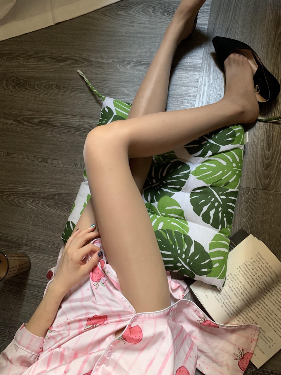 #桃脱了 专场No.036期 咖啡美腿【20P】 - 写真摄影作品集封面，共68张照片
