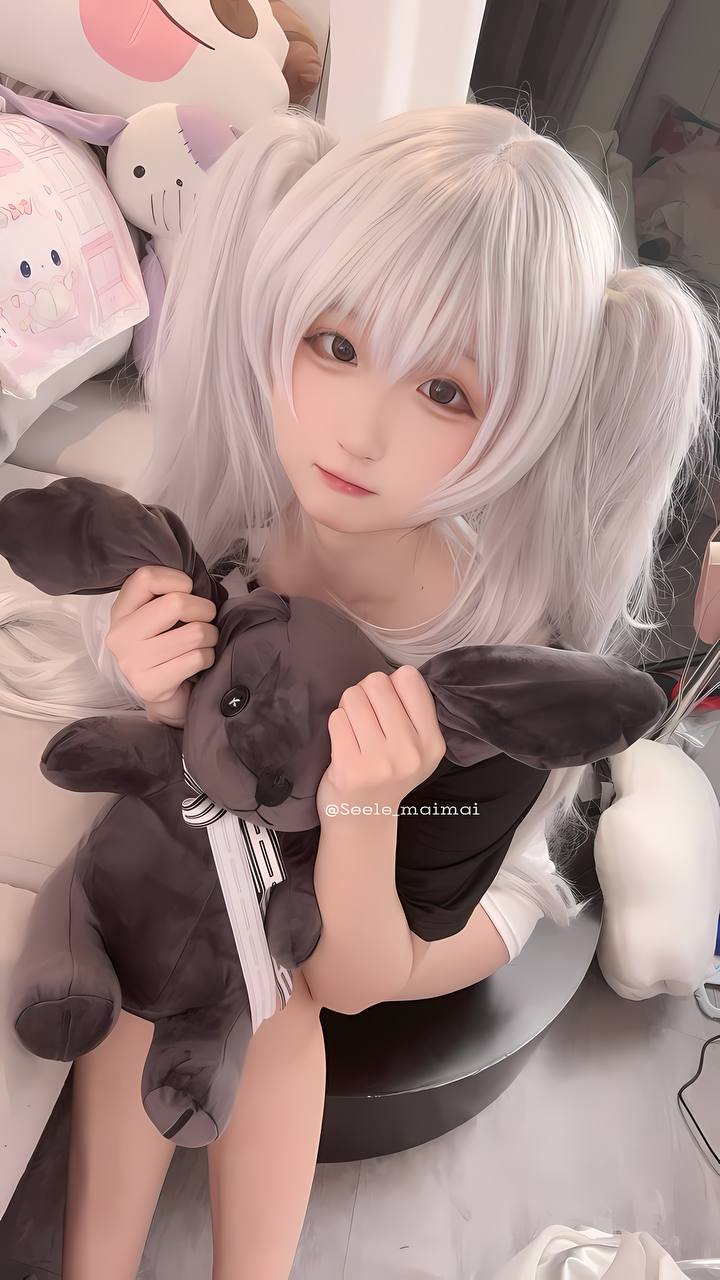 #Seele麦麦 No.021 – 白色双马尾 [16P 82Mb] 标签🏷️#幼态 #足控 #萝莉 - 写真摄影作品集封面，共17张照片