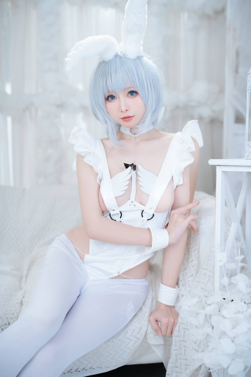 #樱岛嗷 樱岛嗷 – 碧蓝航线 恶毒懒懒的白兔 [19P 145Mb] 标签🏷️#Cosplay #写 - 写真摄影作品第77张照片，photo 28333