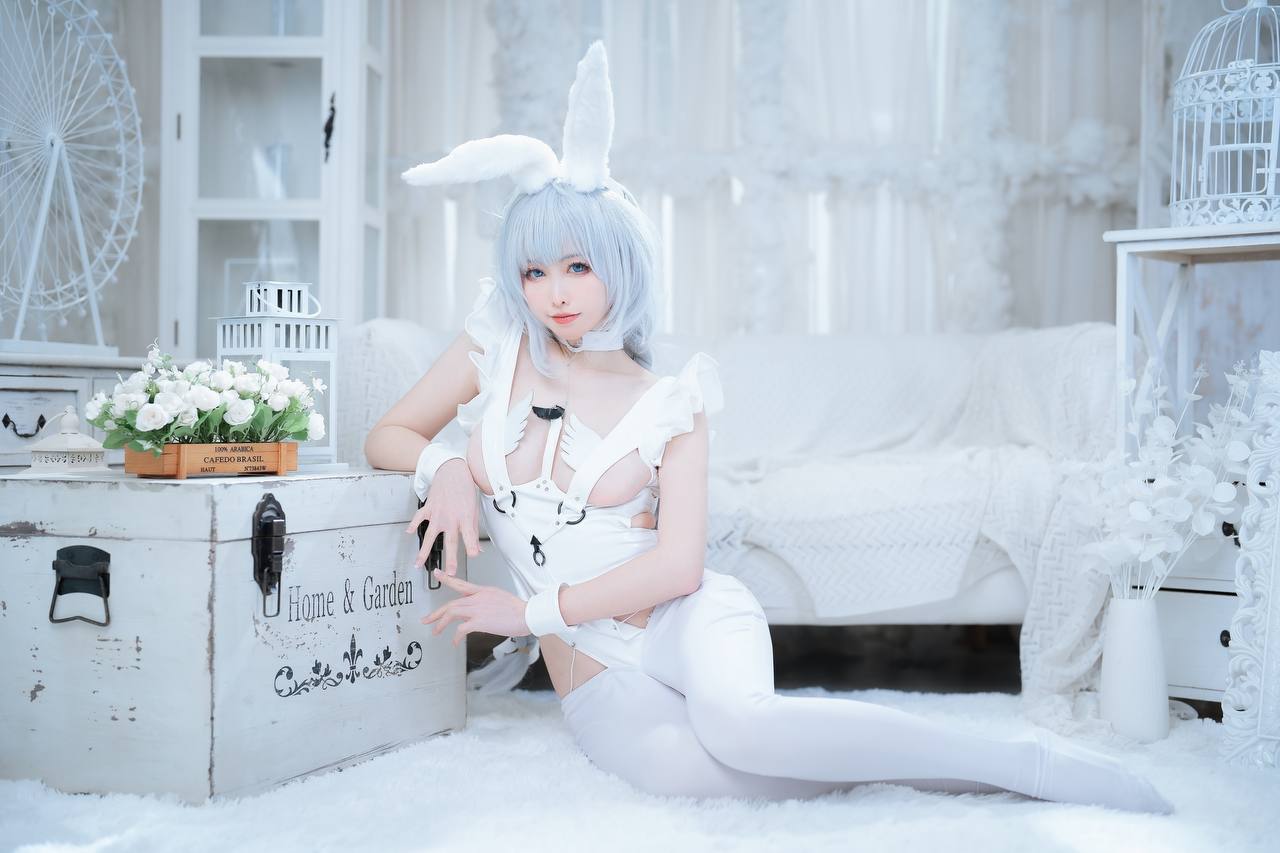 #樱岛嗷 樱岛嗷 – 碧蓝航线 恶毒懒懒的白兔 [19P 145Mb] 标签🏷️#Cosplay #写 - 写真摄影作品第70张照片，photo 28341