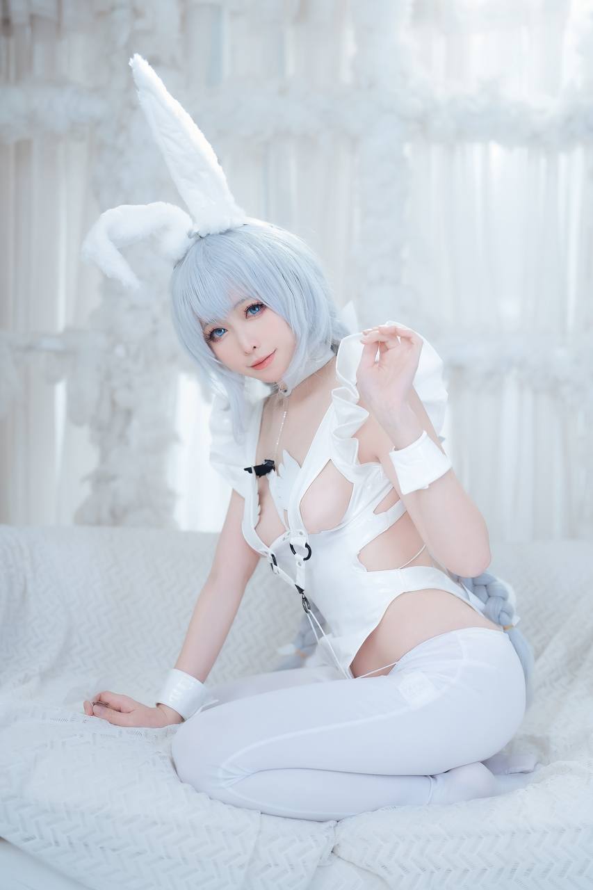 #樱岛嗷 樱岛嗷 – 碧蓝航线 恶毒懒懒的白兔 [19P 145Mb] 标签🏷️#Cosplay #写 - 写真摄影作品第63张照片，photo 28346