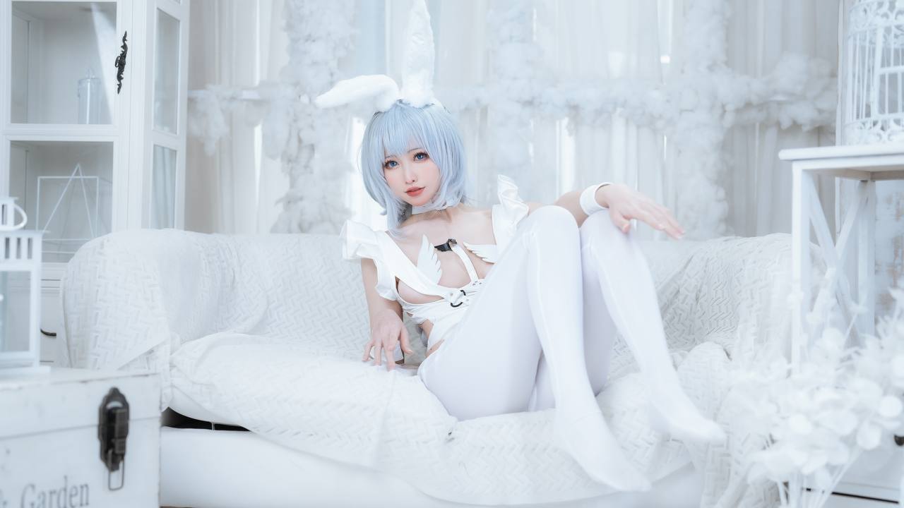 #樱岛嗷 樱岛嗷 – 碧蓝航线 恶毒懒懒的白兔 [19P 145Mb] 标签🏷️#Cosplay #写 - 写真摄影作品第61张照片，photo 28351