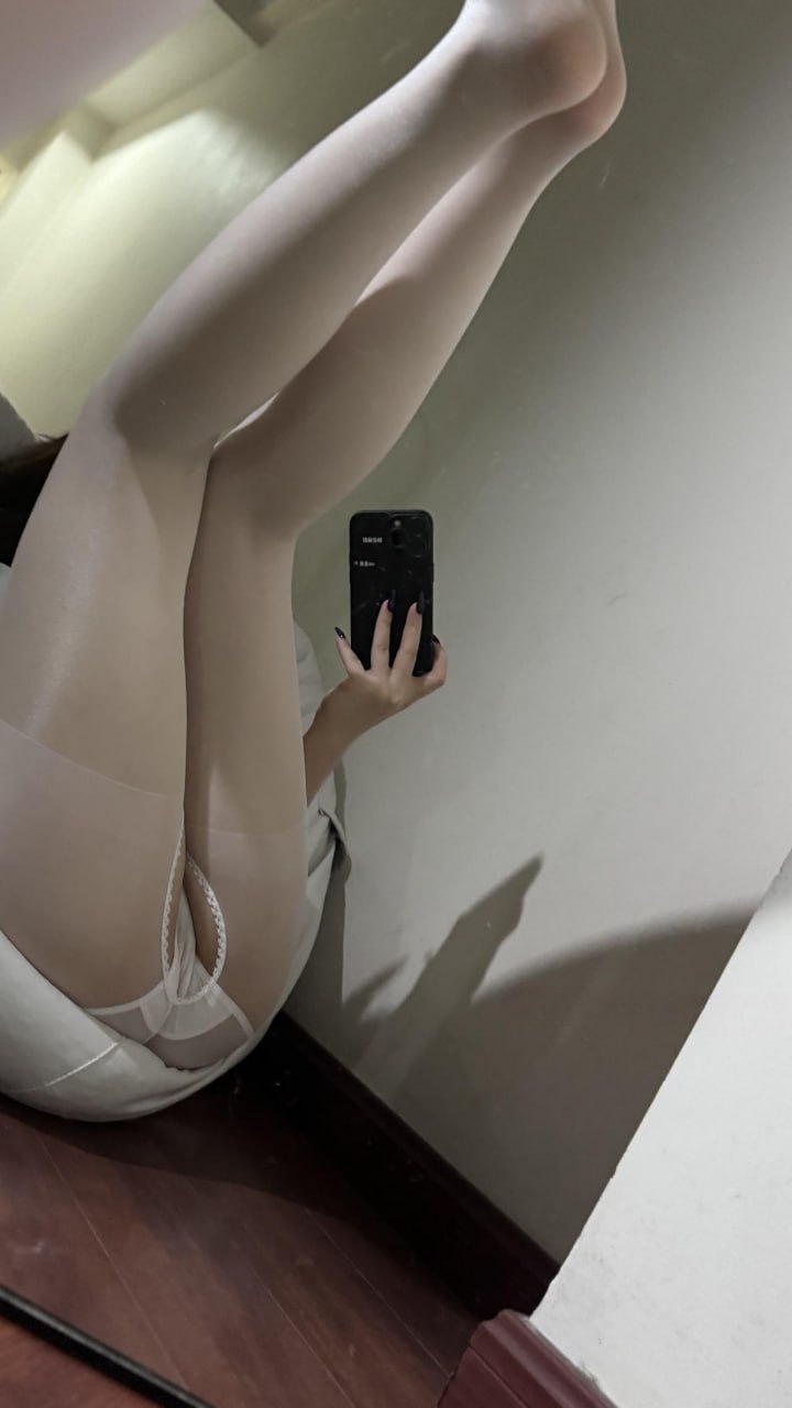 #唯一甜甜圈 微密圈No.001期 黑丝旗袍【25P】 - 写真摄影作品第27张照片，photo 137015