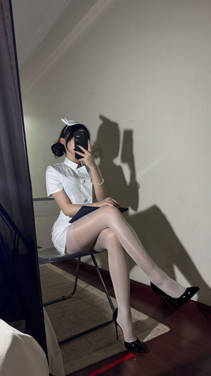 #唯一甜甜圈 微密圈No.001期 黑丝旗袍【25P】 - 写真摄影作品第24张照片，photo 137020