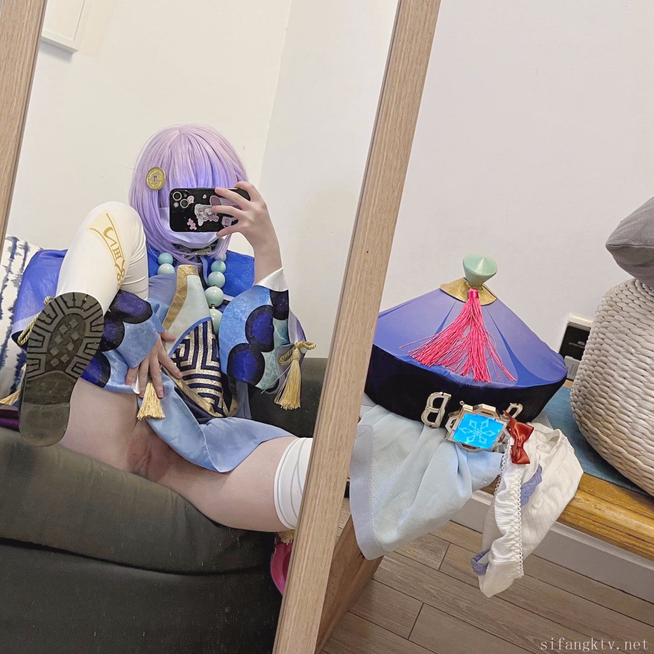 #猫屋少女   原神 七七 标签🏷#萝莉 #白虎 #福利姬 - 写真摄影作品第92张照片，photo 44115