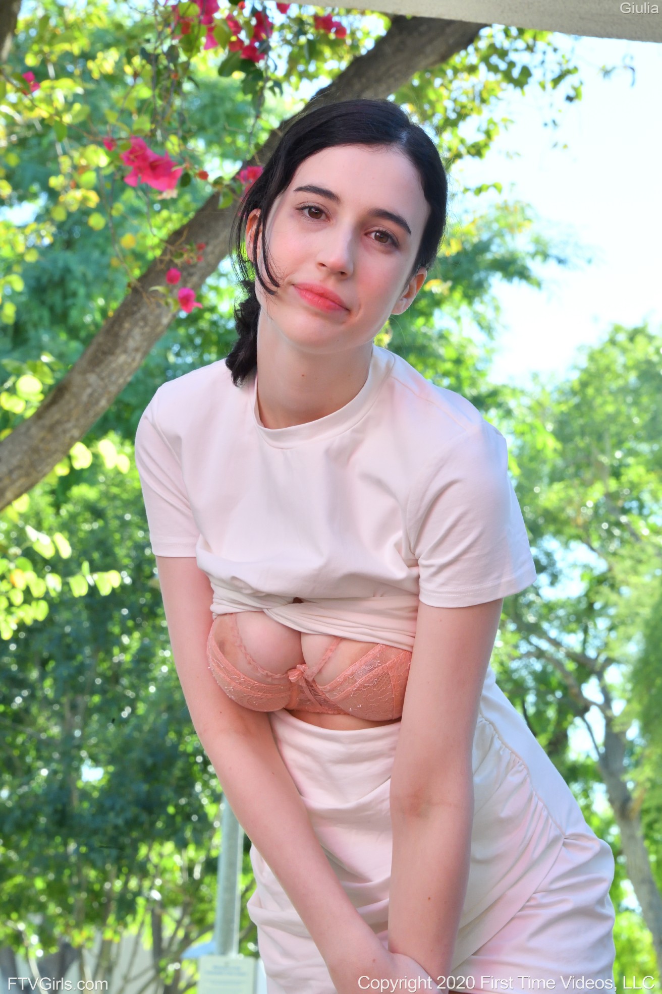 Giulia Wylde - in White Pt1 January-3rd-2021 - 写真摄影作品第18张照片，1753328300614