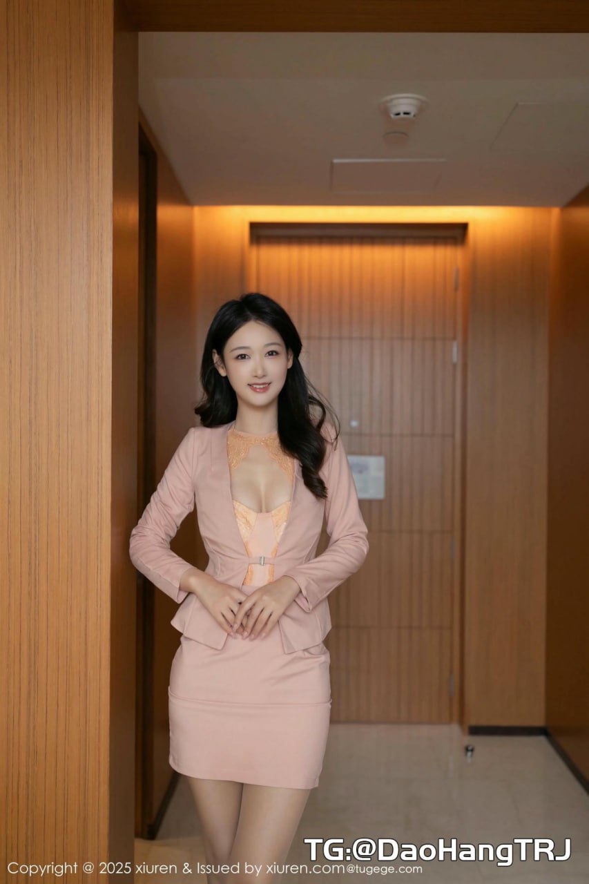 【Xiuren秀人网】 Vol：10520 唐安琪 《秘书时间》 更多套图点击评论区 #秀人 - 写真摄影作品第82张照片，photo 35719