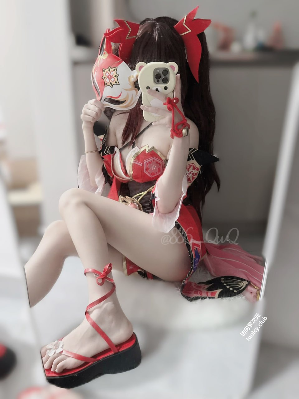 #现实是宅   [288门槛] 金主视频通话自慰 标签🏷 #萝莉 #白虎 #福利姬 - 写真摄影作品第3张照片，photo 44408