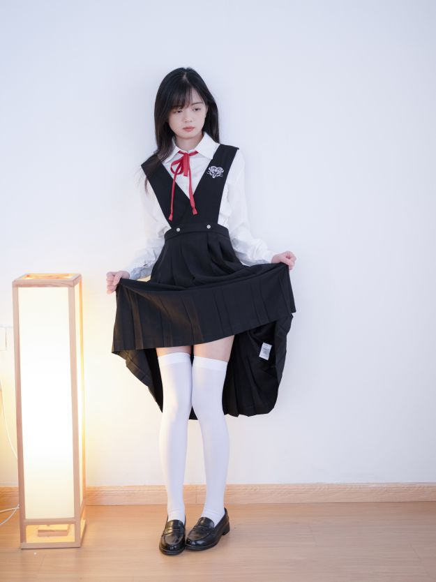 [少女秩序] VIP 晞可 - 束缚衣 - 写真摄影作品第69张照片，67f4e2a9c8b0f81c6c2c7