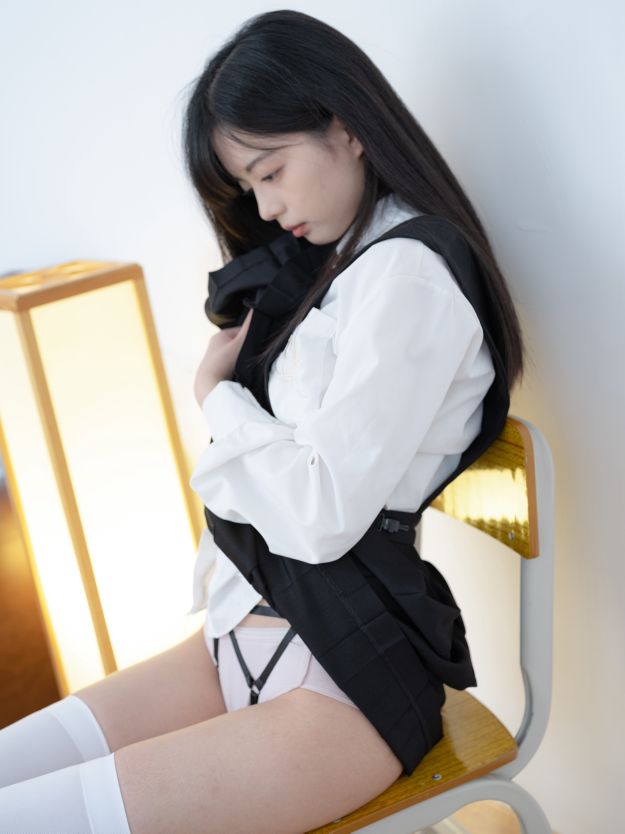 [少女秩序] VIP 晞可 - 束缚衣 - 写真摄影作品第49张照片，9d02eef72d6885b408c18
