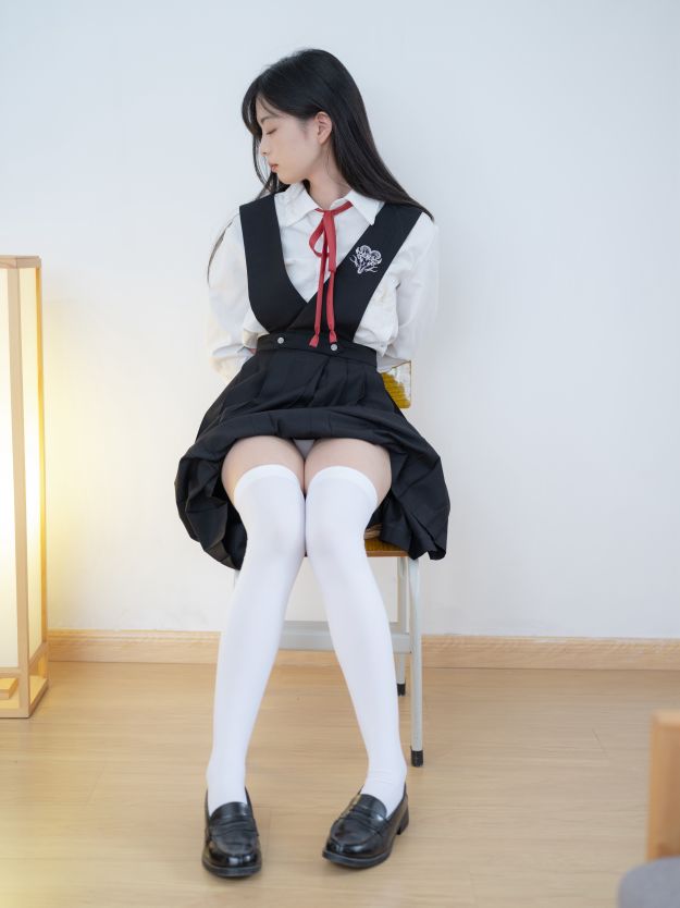 [少女秩序] VIP 晞可 - 束缚衣 - 写真摄影作品第48张照片，9f8d450f670759f517de8