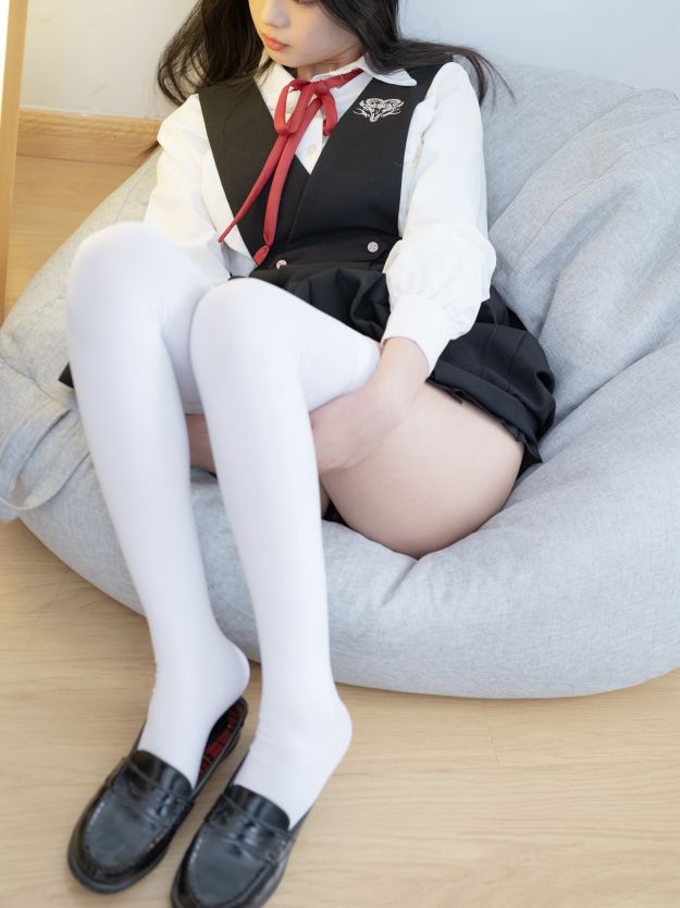 [少女秩序] VIP 晞可 - 束缚衣 - 写真摄影作品第35张照片，b6c5bcedcc813de0b71fa