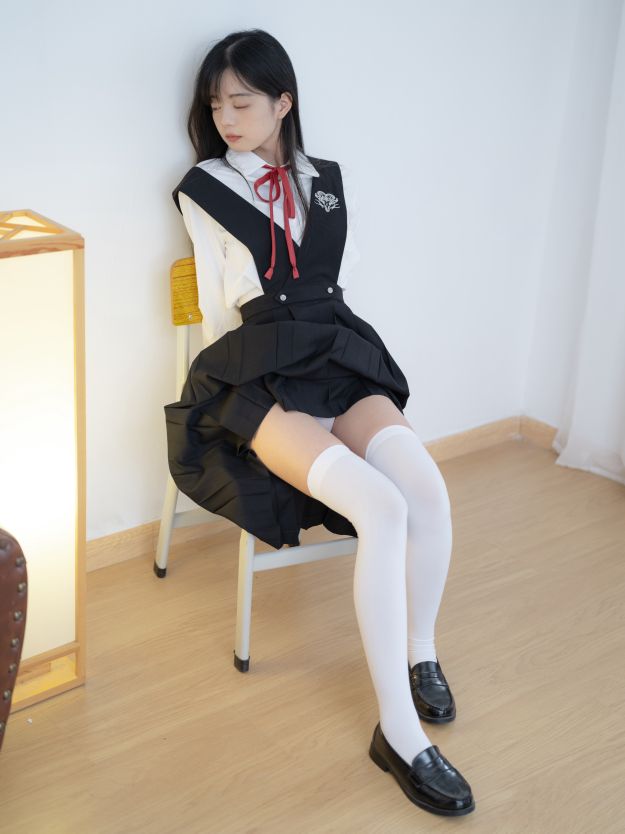 [少女秩序] VIP 晞可 - 束缚衣 - 写真摄影作品第27张照片，d257517114186ffc3aeea