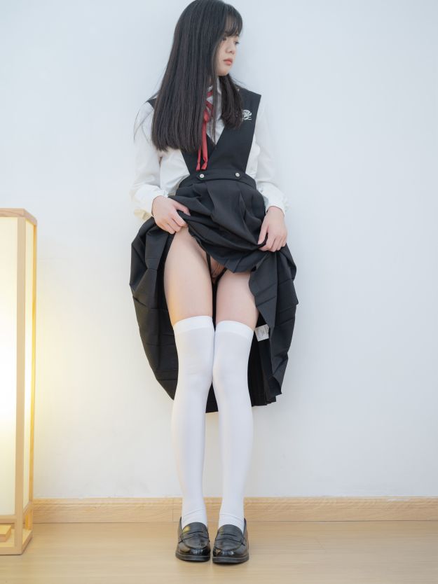 [少女秩序] VIP 晞可 - 束缚衣 - 写真摄影作品第18张照片，dfbc376f852eec3572078