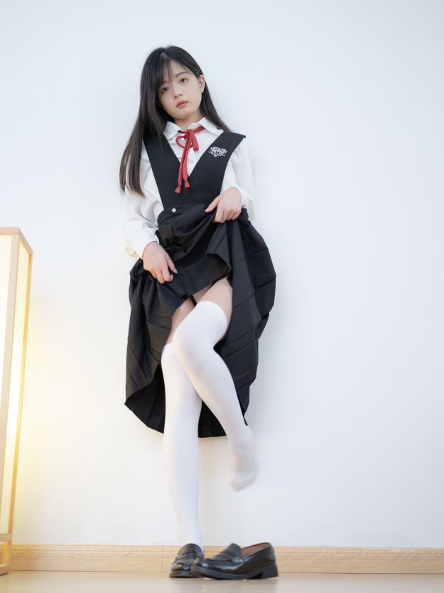 [少女秩序] VIP 晞可 - 束缚衣 - 写真摄影作品第15张照片，e705d2fe038135f6b1dab