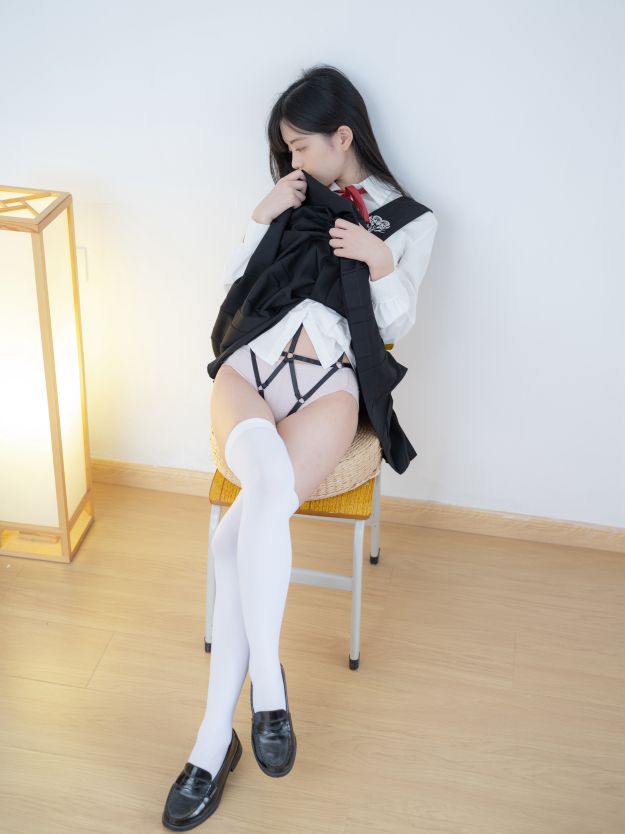 [少女秩序] VIP 晞可 - 束缚衣 - 写真摄影作品第9张照片，f288ad127efdbf587ea25