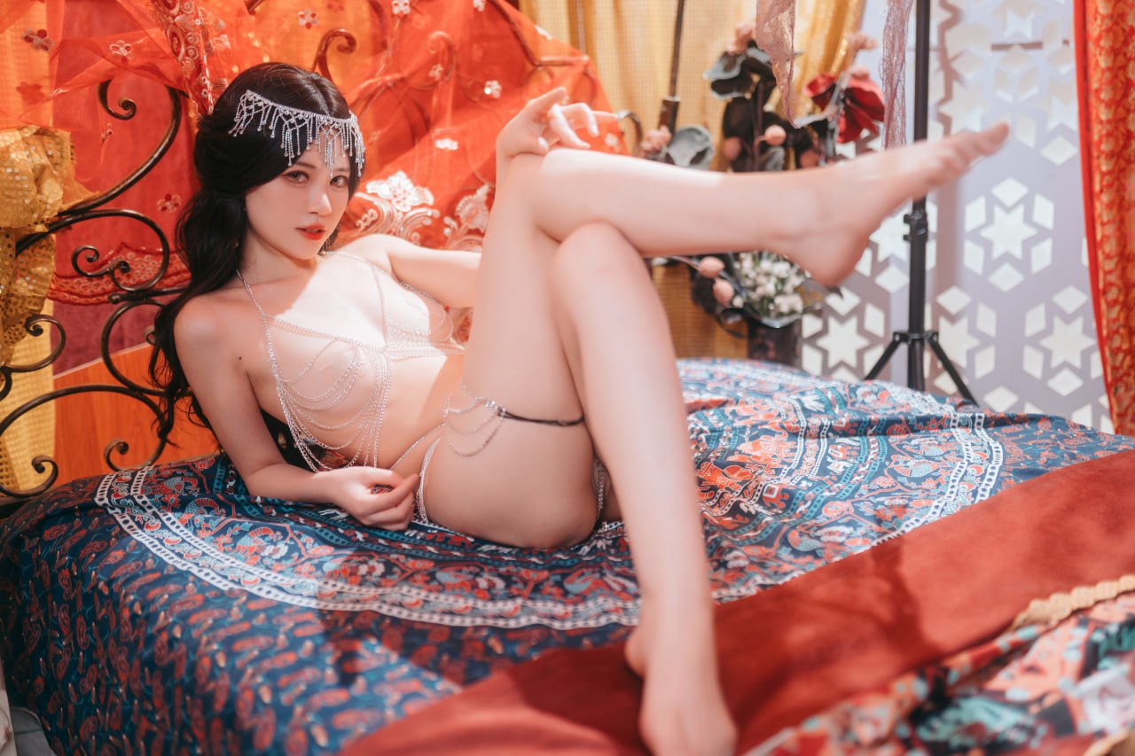 #千反田鹿子   皇贵妃 标签🏷 #御姐 #粉嫩 #美腿 - 写真摄影作品第44张照片，photo 44742