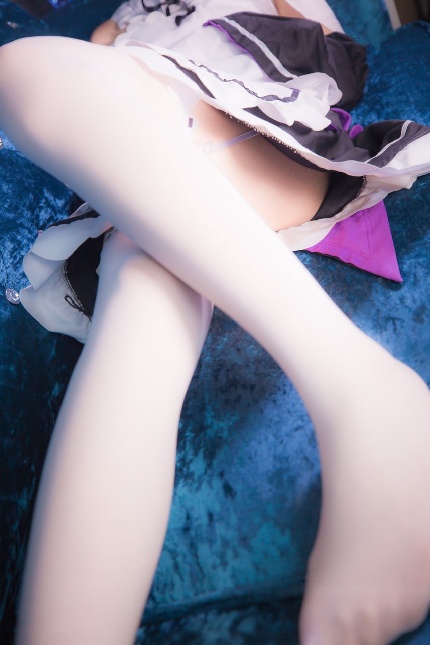 #喵嗚少女   Rezero 雷姆 标签🏷 #白丝 #粉嫩 #美腿 - 写真摄影作品第38张照片，photo 44696
