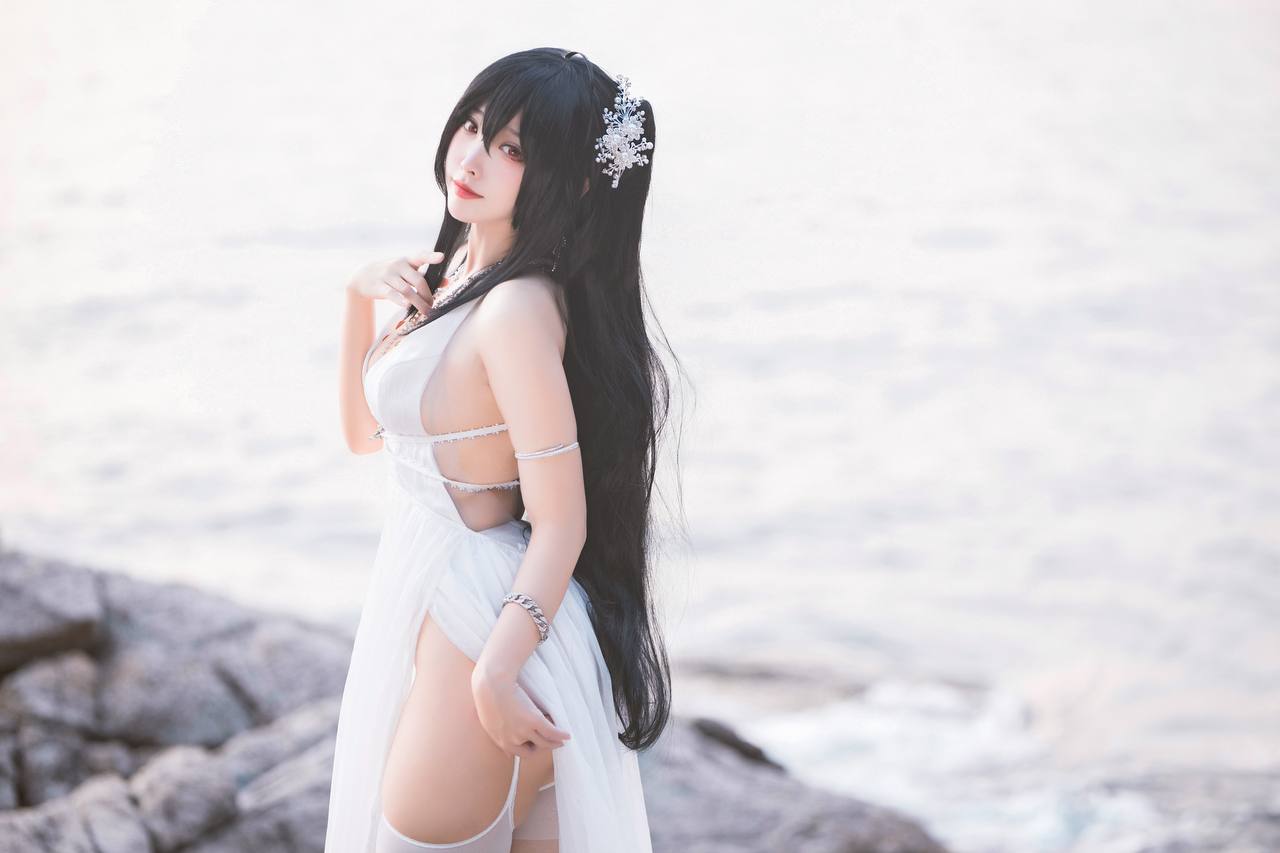 #宮本桜 #宫本桜 – 碧蓝航线 大凤 [32P 397Mb] 标签🏷️#Cosplay #肉腿 #爆乳 - 写真摄影作品第26张照片，photo 29127
