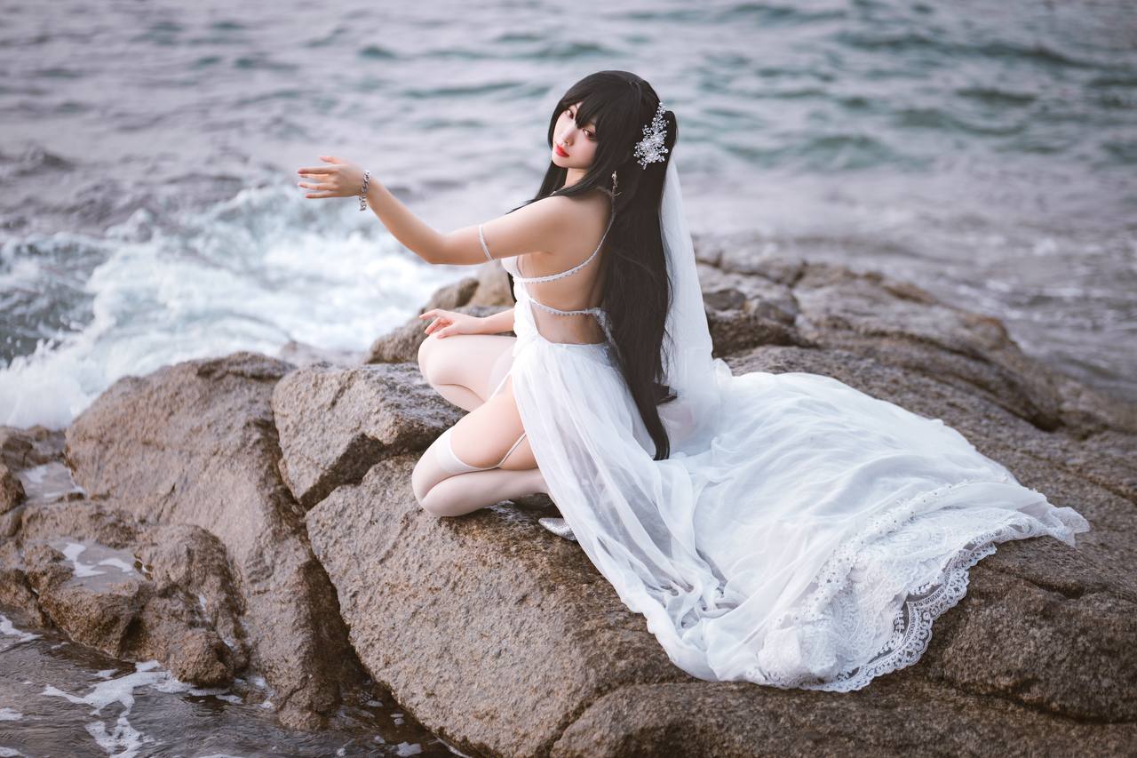 #宮本桜 #宫本桜 – 碧蓝航线 大凤 [32P 397Mb] 标签🏷️#Cosplay #肉腿 #爆乳 - 写真摄影作品第14张照片，photo 29140