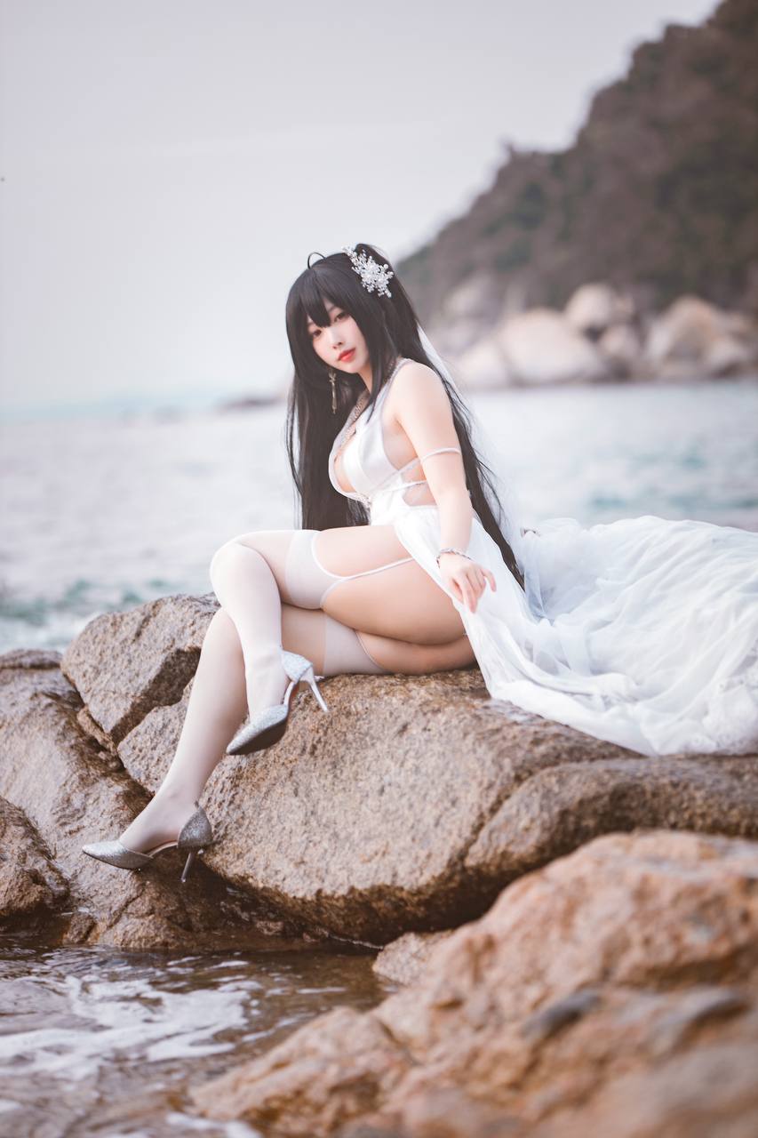 #宮本桜 #宫本桜 – 碧蓝航线 大凤 [32P 397Mb] 标签🏷️#Cosplay #肉腿 #爆乳 - 写真摄影作品第16张照片，photo 29141