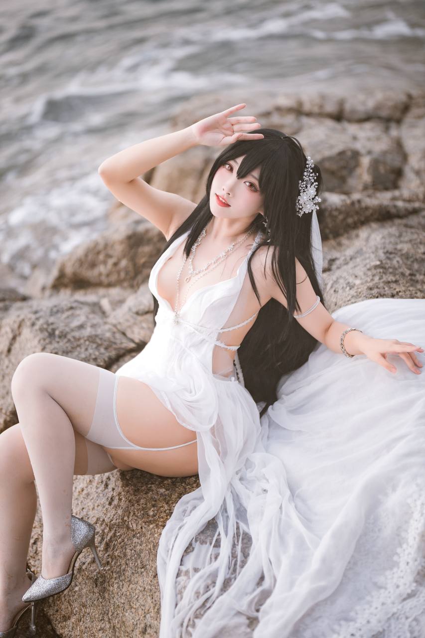 #宮本桜 #宫本桜 – 碧蓝航线 大凤 [32P 397Mb] 标签🏷️#Cosplay #肉腿 #爆乳 - 写真摄影作品第1张照片，photo 29153