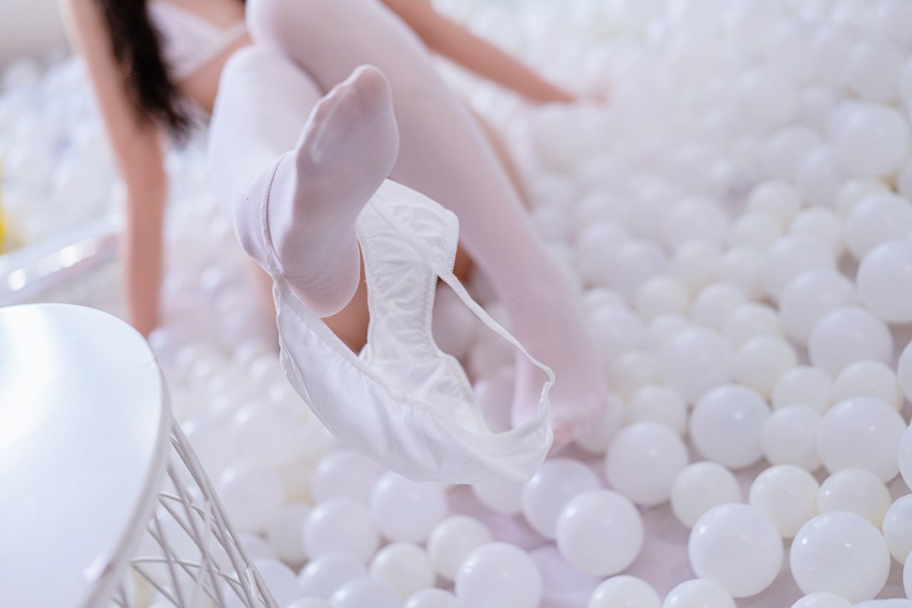 #杪夏Babydoll   爱丽丝梦游仙境 标签🏷 #白丝 #嫩穴 #写真 - 写真摄影作品第87张照片，photo 44590