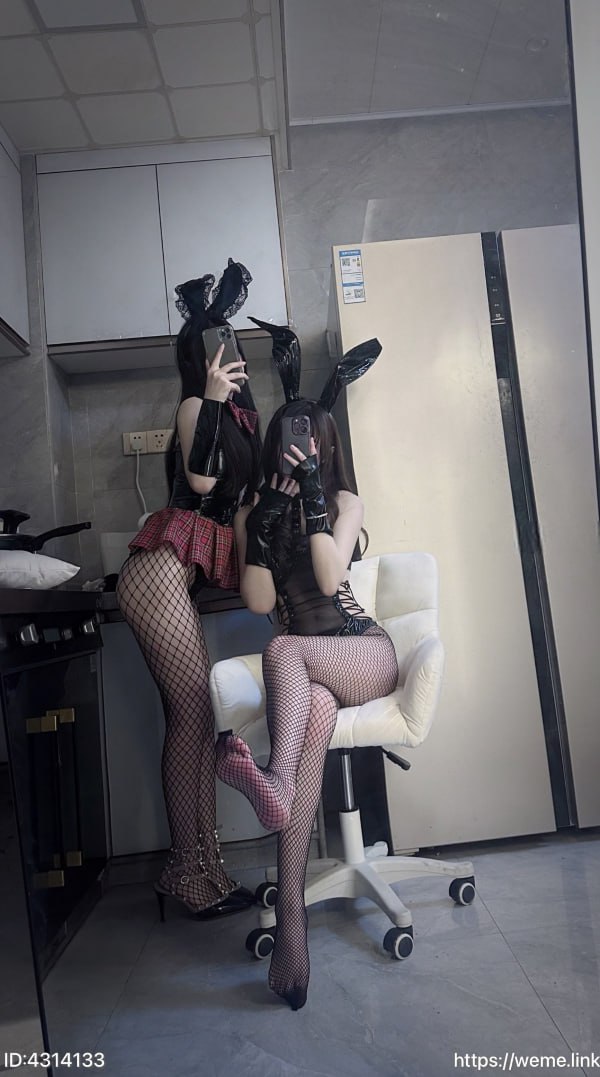 抖音380W粉 #小耳酱 微密圈No.007期 双人黑皮兔女郎【18P】 - 写真摄影作品第3张照片，photo 137654