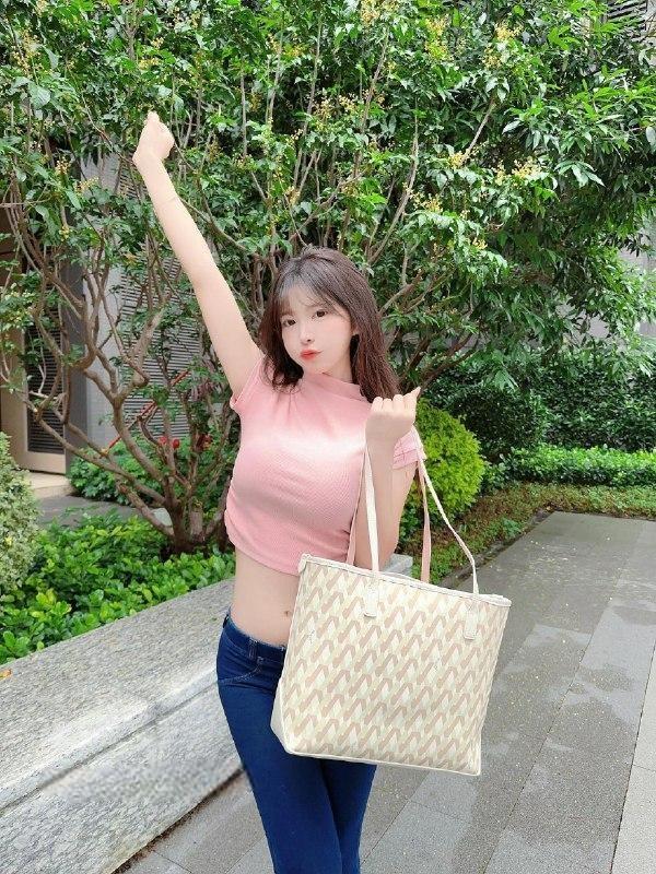 抖音500W粉 #希希3 微密圈No.007期 逛街女郎【22P】 - 写真摄影作品第16张照片，photo 137566