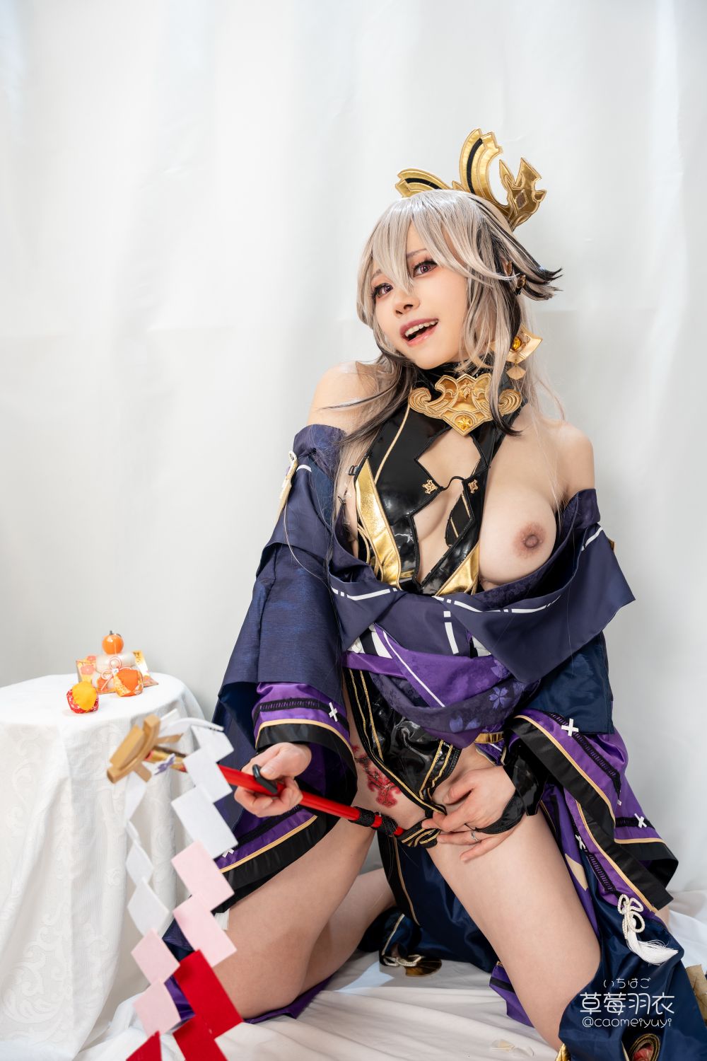 草莓羽衣   T2 黒ギャル八重神子 墨桜色の夜笙雅芸 [28P1V] - 写真摄影作品第1张照片，f1a0fca0e73059307c4c4