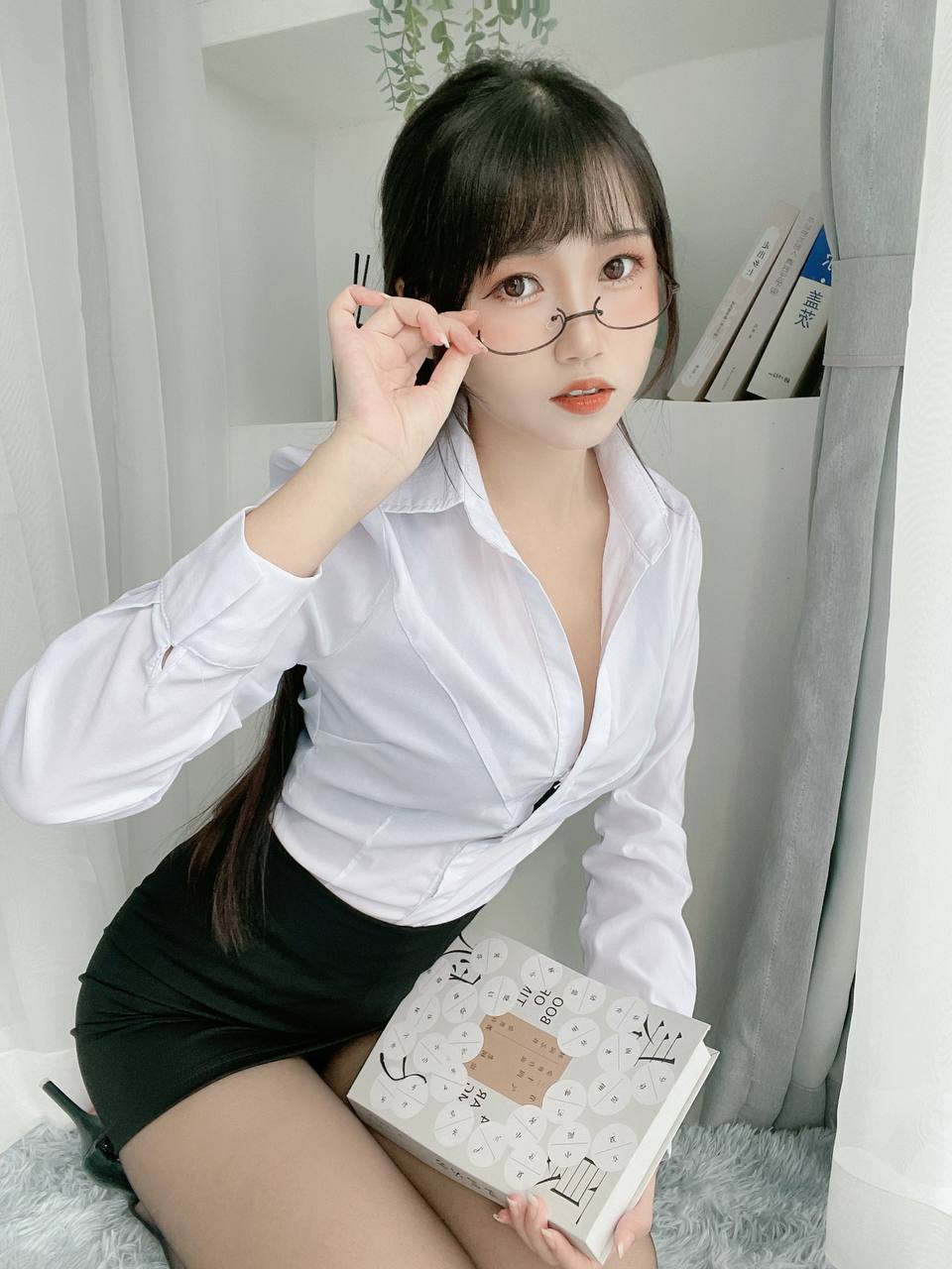 #不呆猫 黑丝包臀Ol [24P,5V 908Mb] 标签🏷️#黑丝 #足控 #爆乳 - 写真摄影作品第24张照片，photo 30018