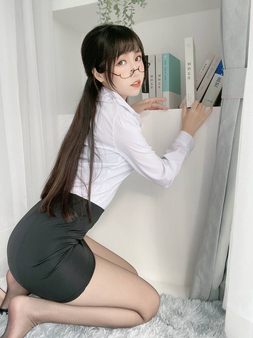 #不呆猫 黑丝包臀Ol [24P,5V 908Mb] 标签🏷️#黑丝 #足控 #爆乳 - 写真摄影作品第22张照片，photo 30020