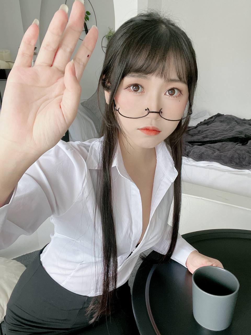 #不呆猫 黑丝包臀Ol [24P,5V 908Mb] 标签🏷️#黑丝 #足控 #爆乳 - 写真摄影作品第18张照片，photo 30024