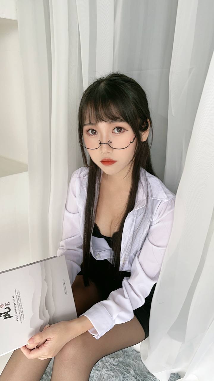 #不呆猫 黑丝包臀Ol [24P,5V 908Mb] 标签🏷️#黑丝 #足控 #爆乳 - 写真摄影作品第4张照片，photo 30036