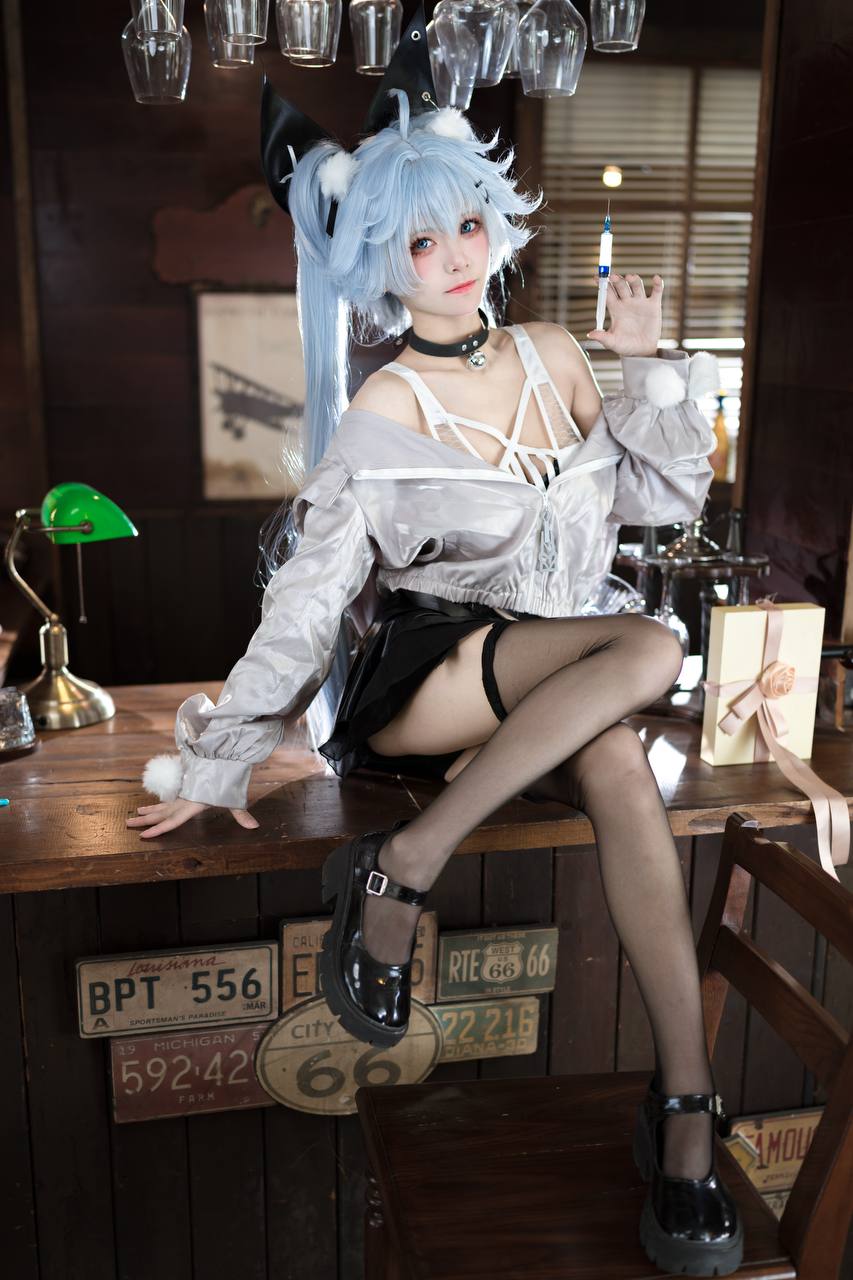 #九柒喵 No.029 – 少女前线·芙洛伦 药心 [29P 276Mb] 标签🏷️#黑丝 #粉足 #萝 - 写真摄影作品第28张照片，photo 30471
