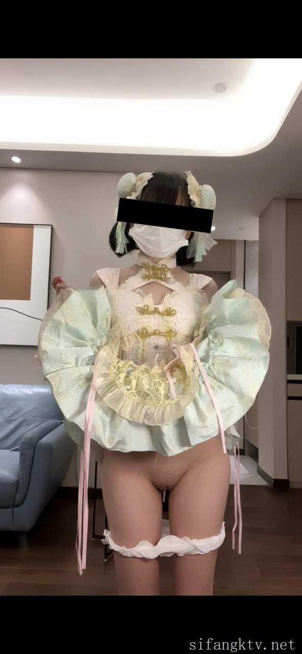 #猫屋少女   像梨子一样清甜 标签🏷 #萝莉 #自拍 #福利姬 - 写真摄影作品第45张照片，photo 45753