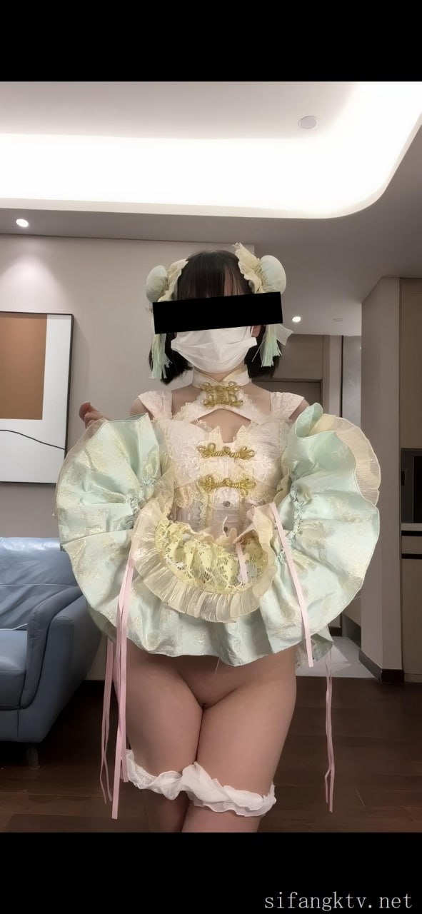 #猫屋少女   像梨子一样清甜 标签🏷 #萝莉 #自拍 #福利姬 - 写真摄影作品第43张照片，photo 45754
