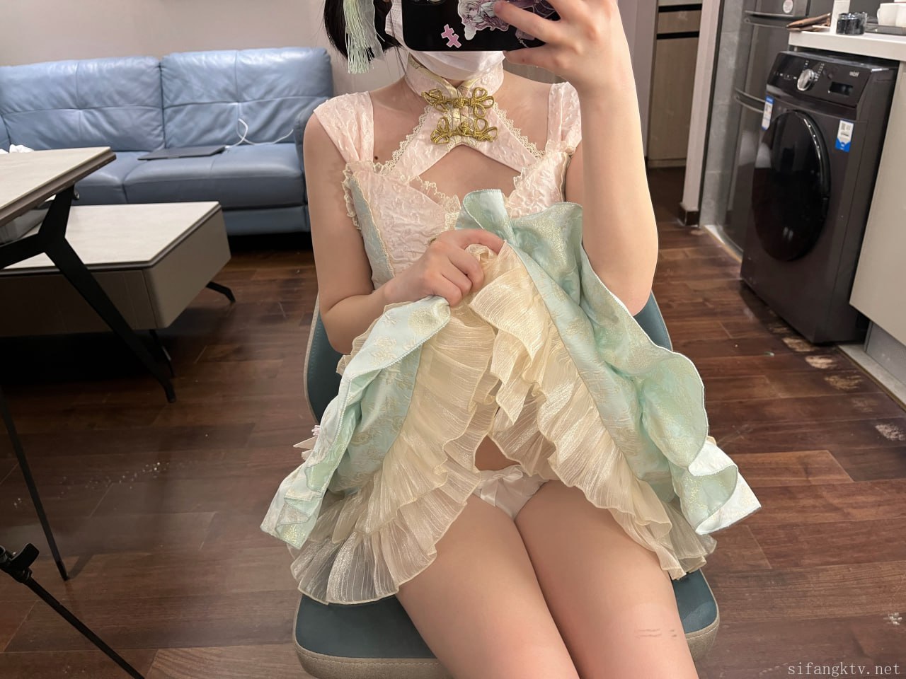 #猫屋少女   像梨子一样清甜 标签🏷 #萝莉 #自拍 #福利姬 - 写真摄影作品第18张照片，photo 45781