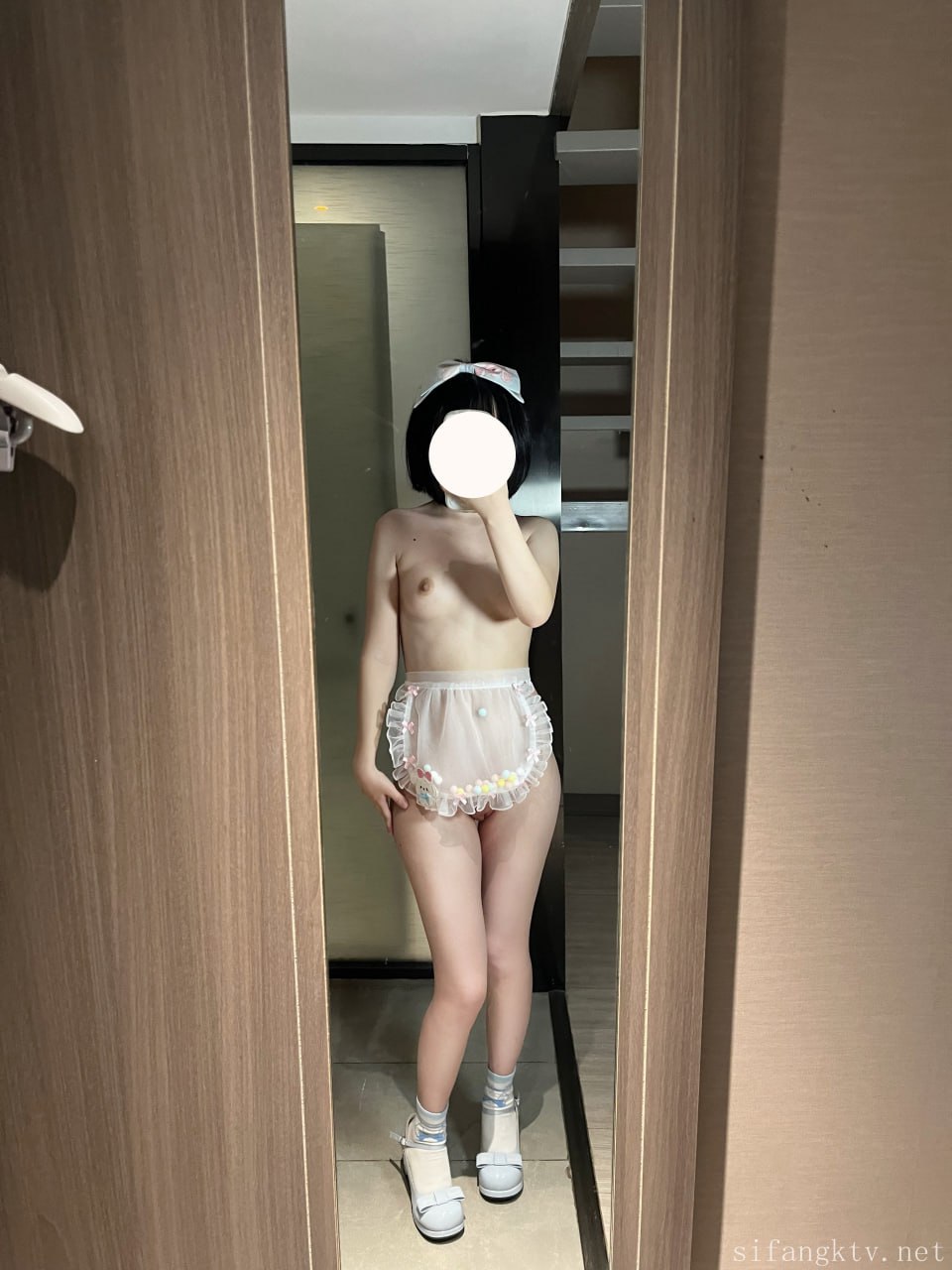 #猫屋少女   小兔叽 标签🏷 #萝莉 #自拍 #福利姬 - 写真摄影作品第37张照片，photo 45813