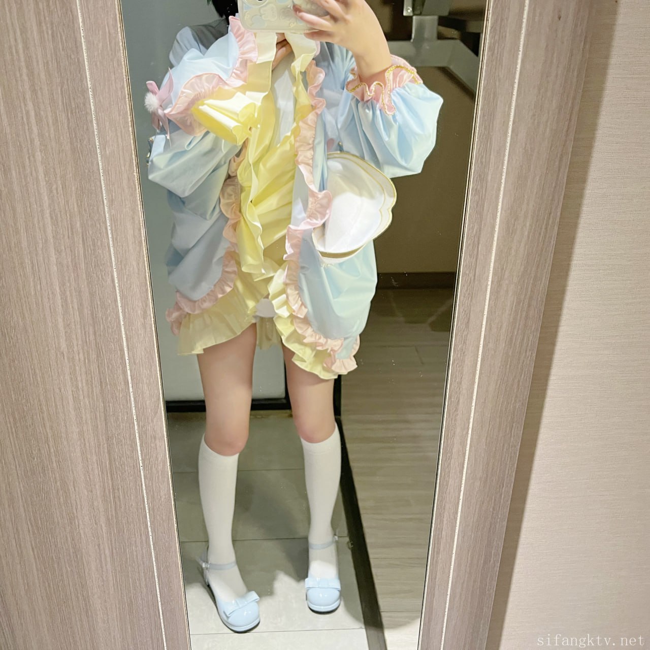 #猫屋少女   赠一套玉桂狗图包 标签🏷 #萝莉 #自拍 #福利姬 - 写真摄影作品第21张照片，photo 45872