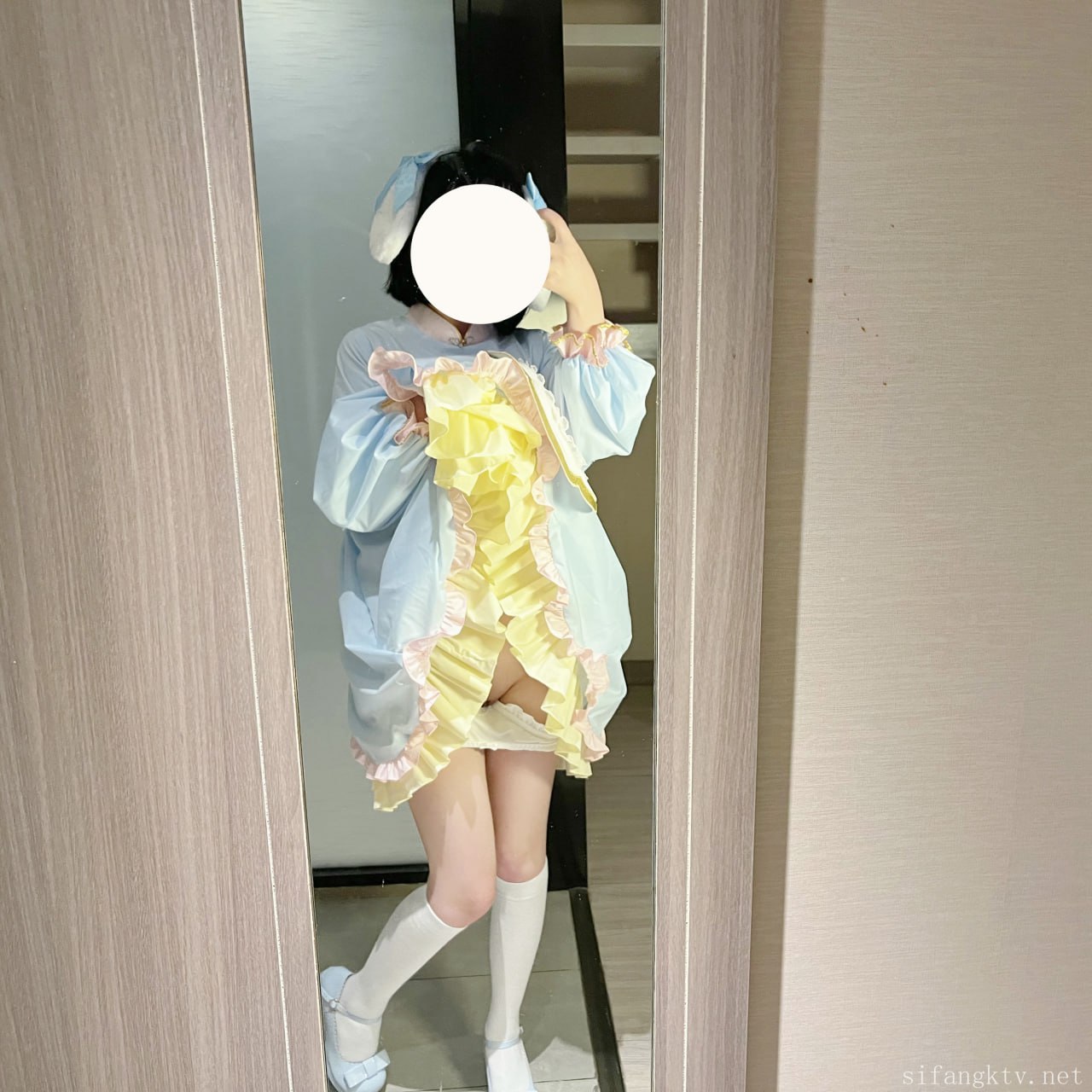 #猫屋少女   赠一套玉桂狗图包 标签🏷 #萝莉 #自拍 #福利姬 - 写真摄影作品第20张照片，photo 45874