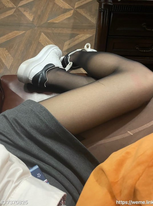 #小杏儿 微密圈No.001期 Ol丝足控【26P】 - 写真摄影作品第6张照片，photo 138425