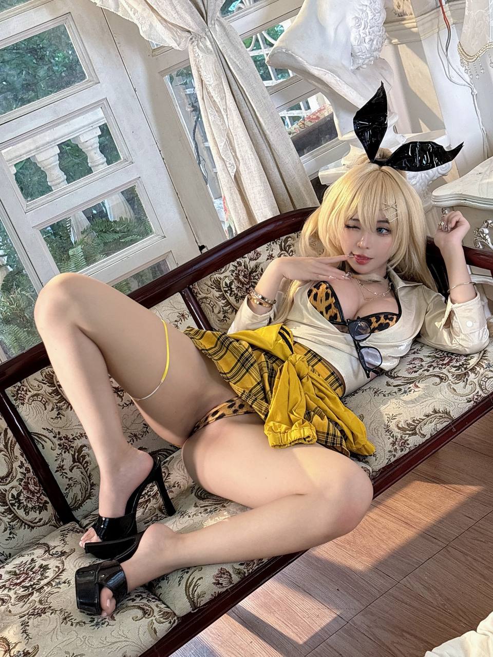 #Umeko J Umeko J – Rupee [89P 743Mb] 标签🏷️#巨乳 #白虎 #蜜桃臀 拍完放她走好吗 - 写真摄影作品第4张照片，photo 32445