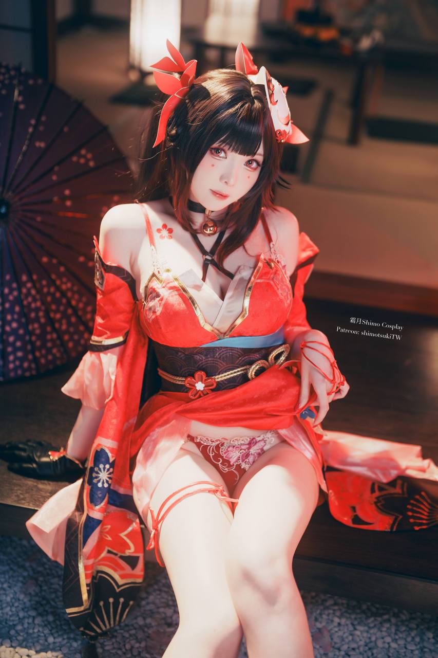 #霜月Shimo 花火(Sparkle) [20P 198Mb] 标签🏷️#Cos #爆乳 #胴体 - 写真摄影作品第19张照片，photo 32039
