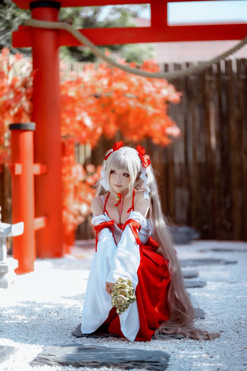 #是三不是世W 碧蓝航线·可畏 巫女 [21P 539Mb] 标签🏷️#双马尾 #Cos #神颜 - 写真摄影作品第18张照片，photo 33072