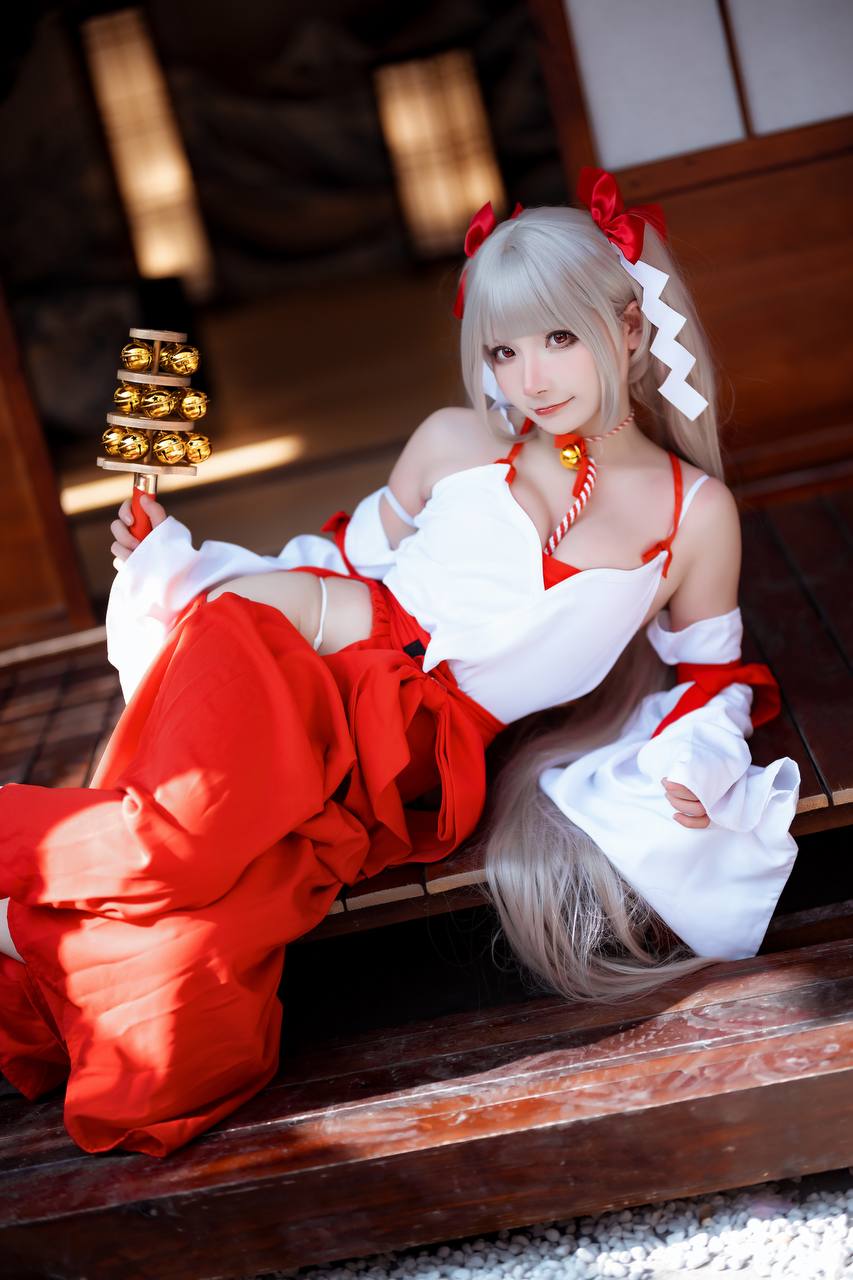 #是三不是世W 碧蓝航线·可畏 巫女 [21P 539Mb] 标签🏷️#双马尾 #Cos #神颜 - 写真摄影作品第16张照片，photo 33074
