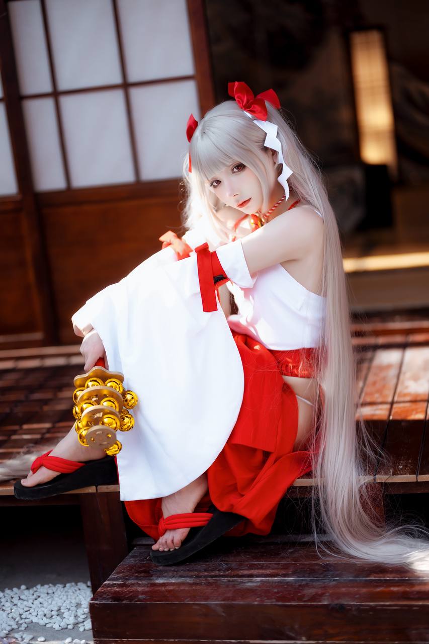 #是三不是世W 碧蓝航线·可畏 巫女 [21P 539Mb] 标签🏷️#双马尾 #Cos #神颜 - 写真摄影作品第12张照片，photo 33075