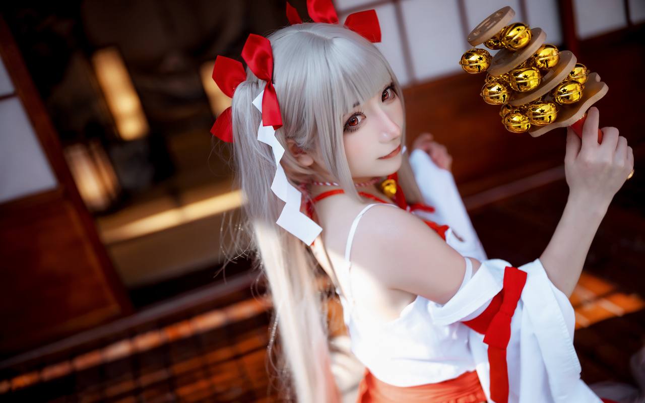 #是三不是世W 碧蓝航线·可畏 巫女 [21P 539Mb] 标签🏷️#双马尾 #Cos #神颜 - 写真摄影作品第9张照片，photo 33079