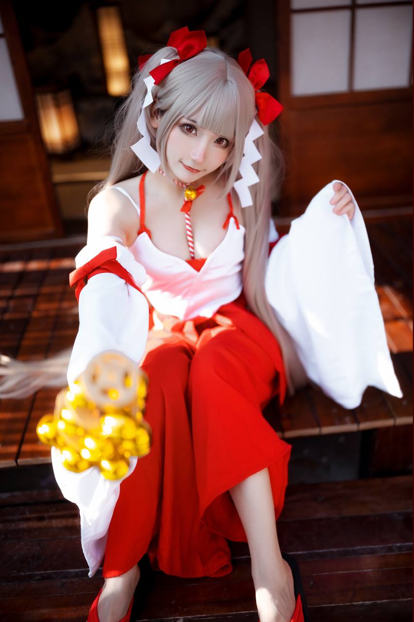 #是三不是世W 碧蓝航线·可畏 巫女 [21P 539Mb] 标签🏷️#双马尾 #Cos #神颜 - 写真摄影作品第11张照片，photo 33082